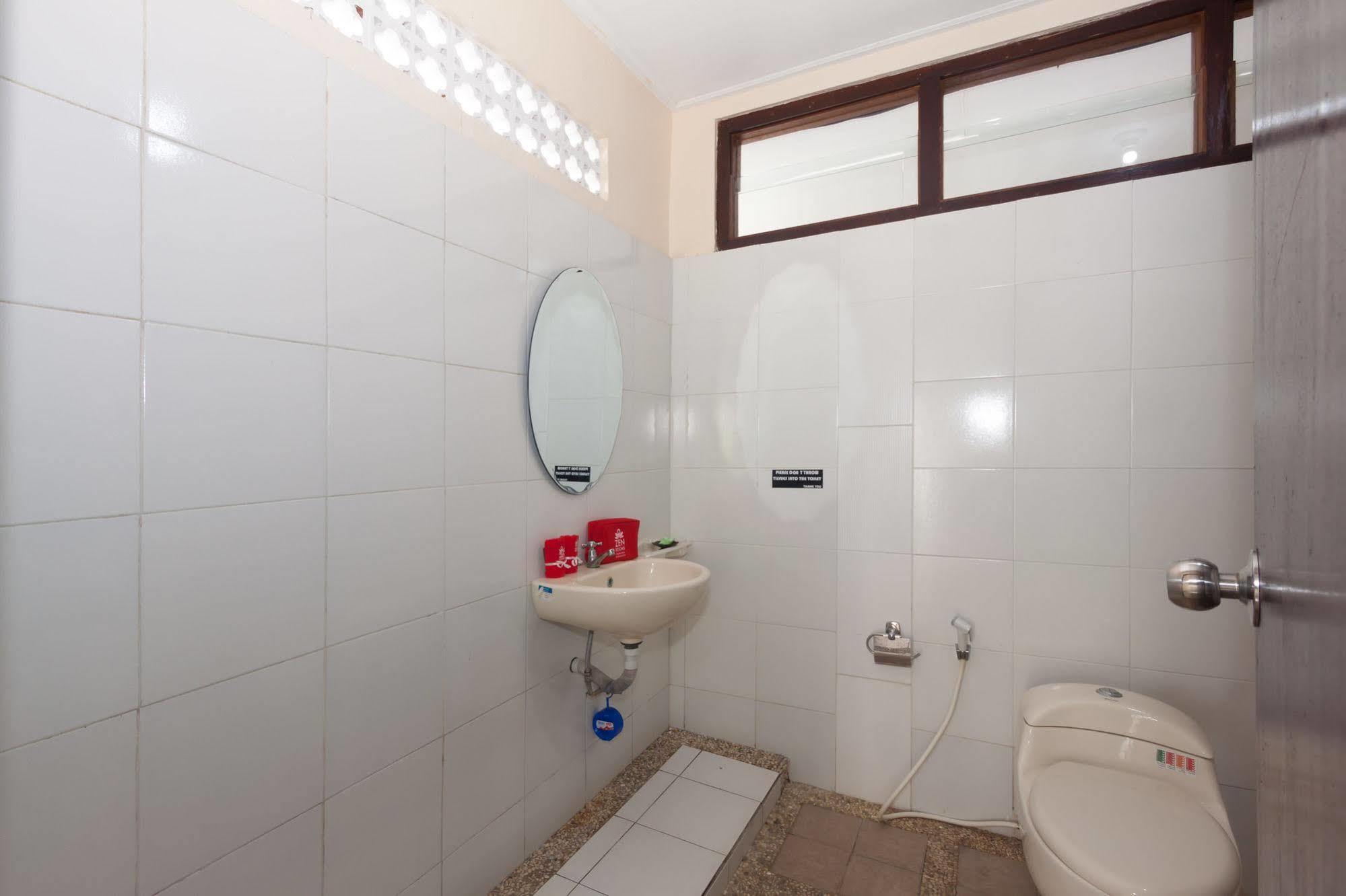 Zen Rooms Sanur Blanjong Sekawaru Eksteriør bilde